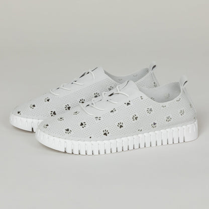 Cut-Out Paw Print Casual Sneakers